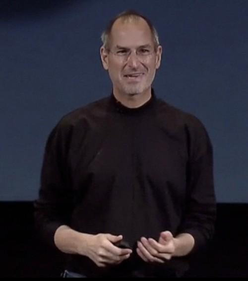 All of Apple's VPs could take some lessons on how Steve smiles and interacts with his audience